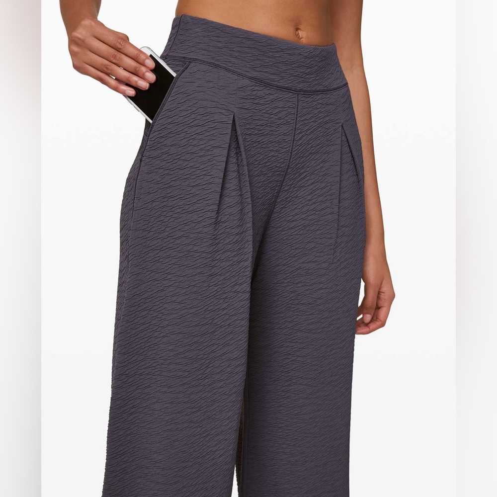 Lululemon Can You Feel The Pleat Crop in Moonwalk - Picture 2 of 15